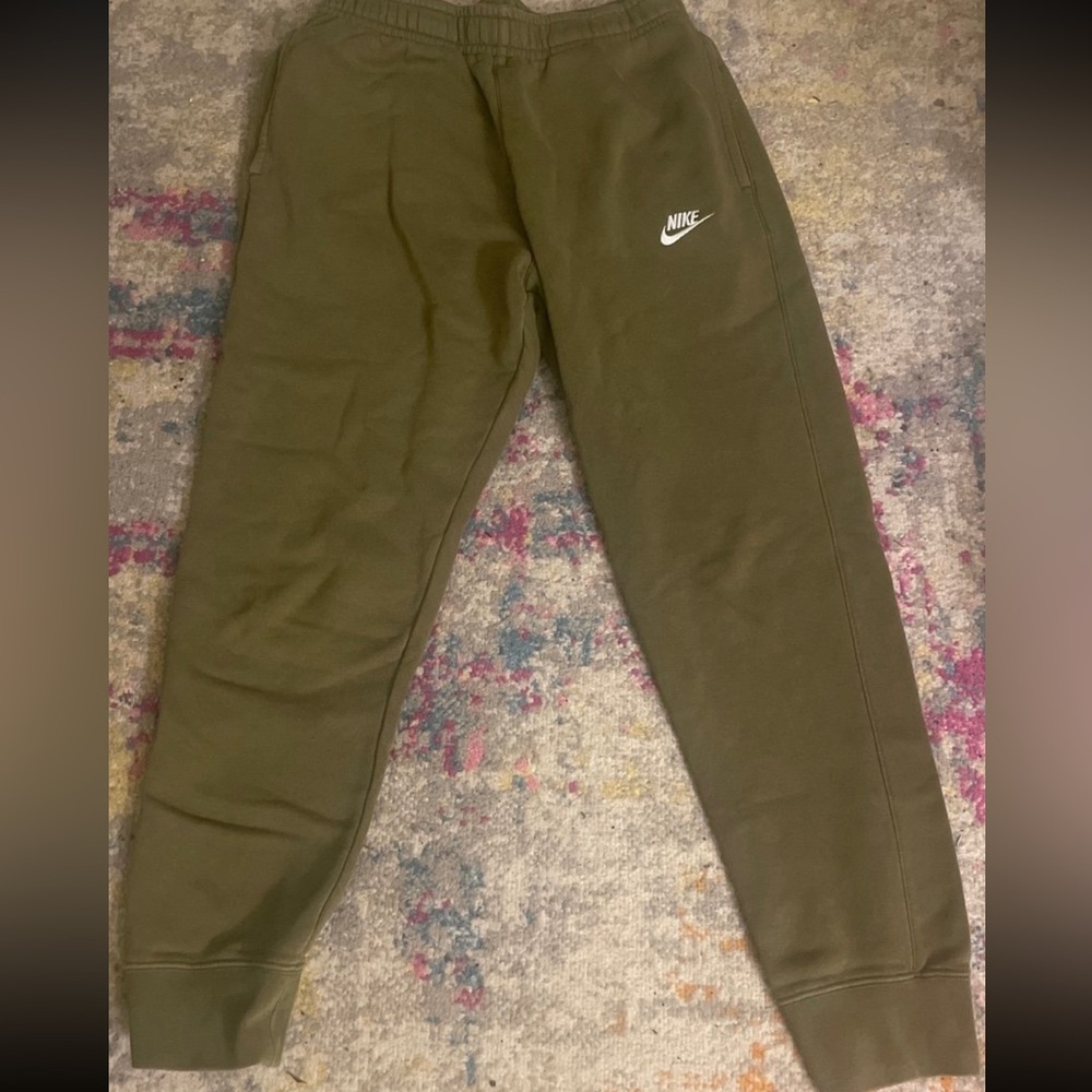 Nike Club Cotton Blend Fleece Joggers olive green size M in good condition